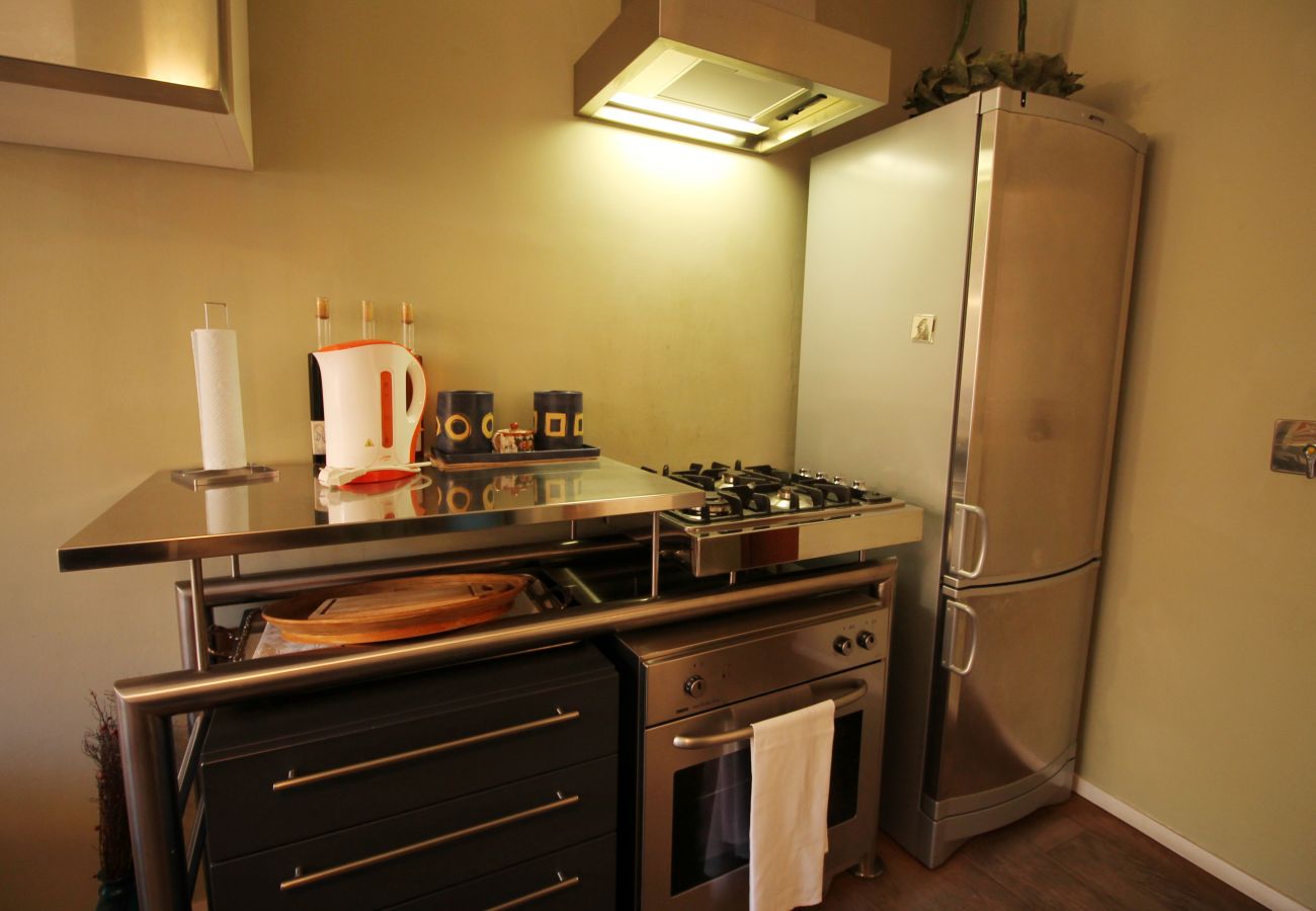 Apartment in Rome - The Trevi Fountain and Spanish Steps Experience