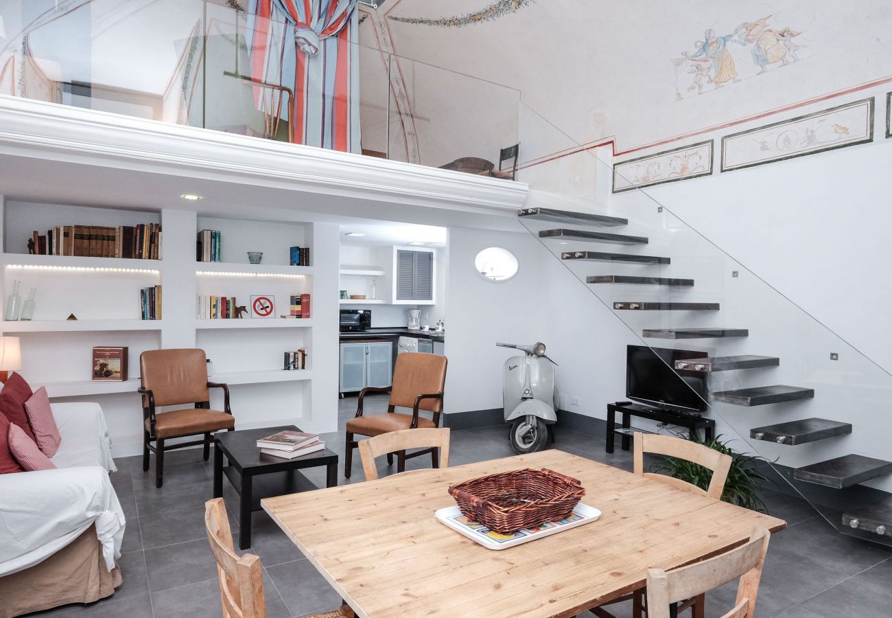 Apartment in Rome - Vespa Studio Loft Trastevere