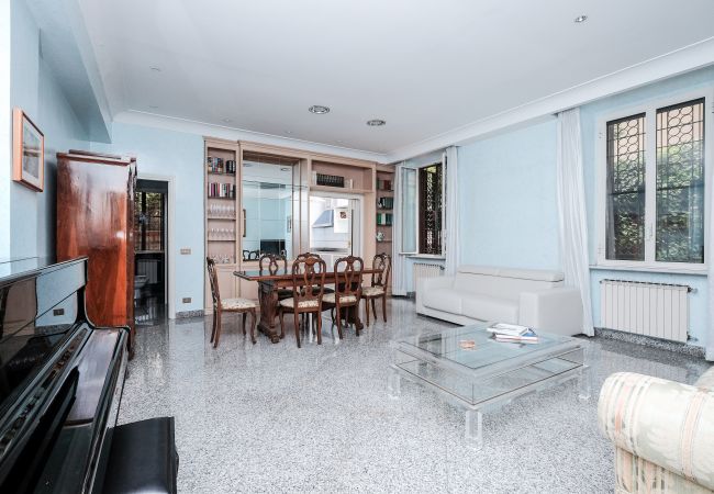 Apartment in Roma - Lush Garden Steps Away from Great Park Apartment in Roma - Lush Garden Steps Away from Great Park