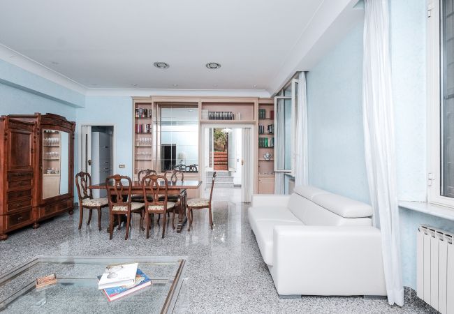 Apartment in Roma - Lush Garden Steps Away from Great Park Apartment in Roma - Lush Garden Steps Away from Great Park