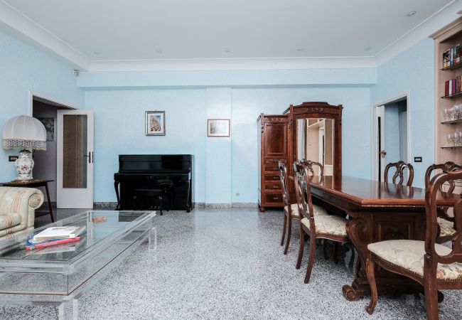 Apartment in Roma - Lush Garden Steps Away from Great Park Apartment in Roma - Lush Garden Steps Away from Great Park