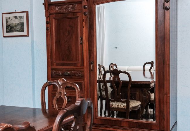 Apartment in Roma - Lush Garden Steps Away from Great Park Apartment in Roma - Lush Garden Steps Away from Great Park