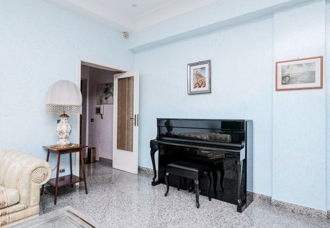 Apartment in Roma - Lush Garden Steps Away from Great Park Apartment in Roma - Lush Garden Steps Away from Great Park