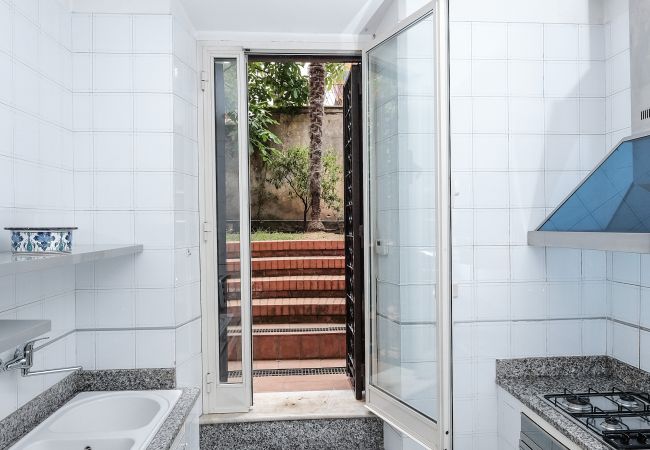 Apartment in Roma - Lush Garden Steps Away from Great Park Apartment in Roma - Lush Garden Steps Away from Great Park