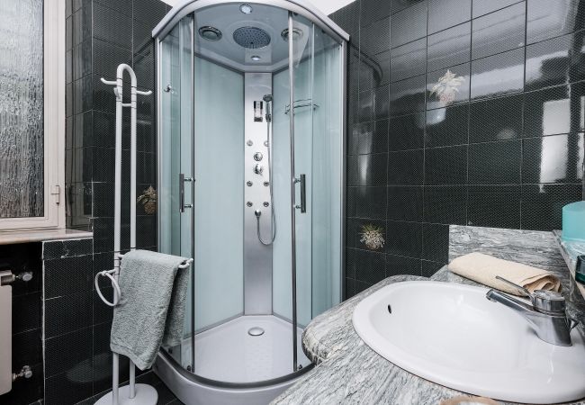 Apartment in Roma - Lush Garden Steps Away from Great Park Apartment in Roma - Lush Garden Steps Away from Great Park
