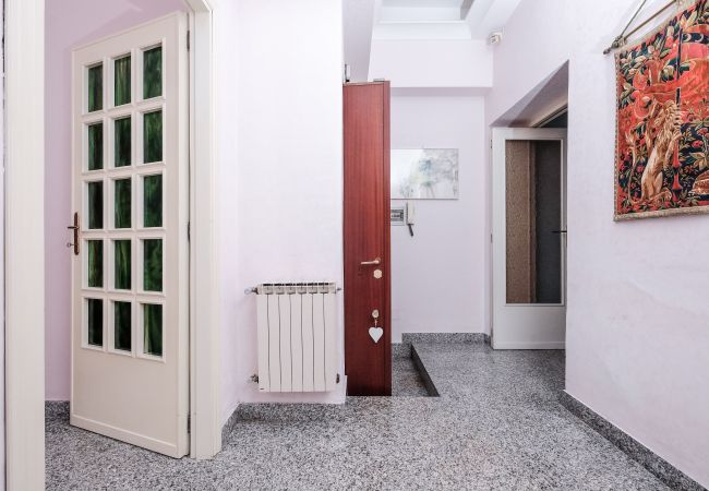 Apartment in Roma - Lush Garden Steps Away from Great Park Apartment in Roma - Lush Garden Steps Away from Great Park