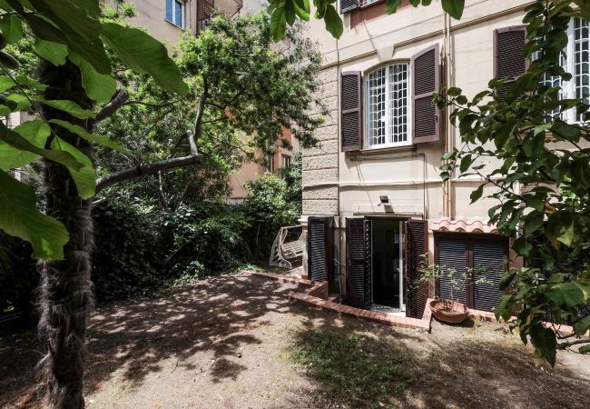 Apartment in Roma - Lush Garden Steps Away from Great Park Apartment in Roma - Lush Garden Steps Away from Great Park