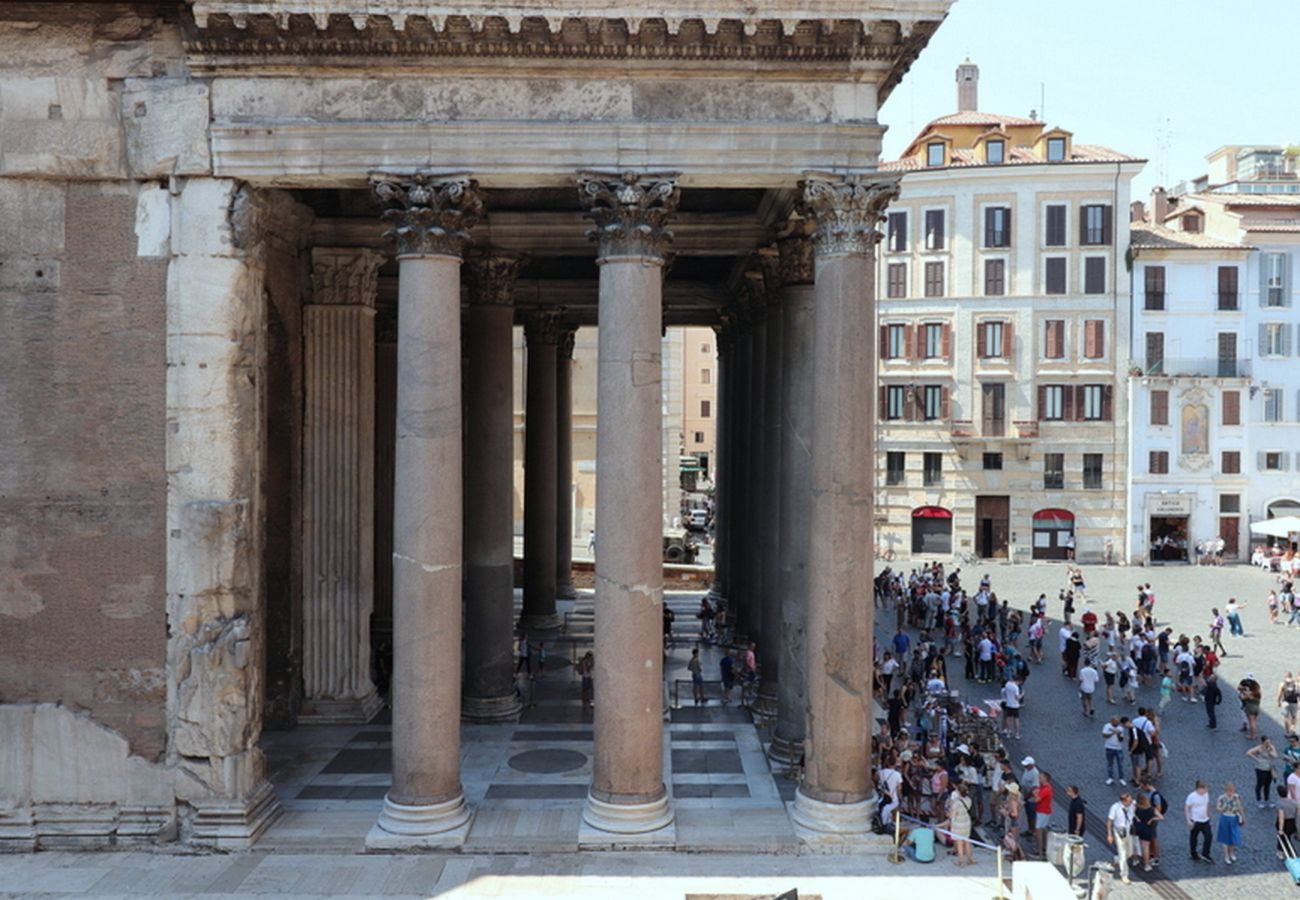 Apartment in Rome - Pantheon Stunning view & Comfort