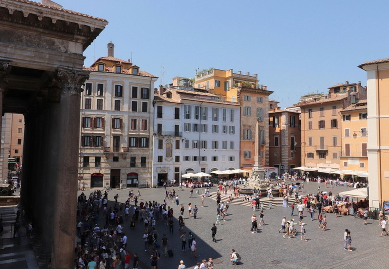 Apartment in Rome - Pantheon Stunning view & Comfort