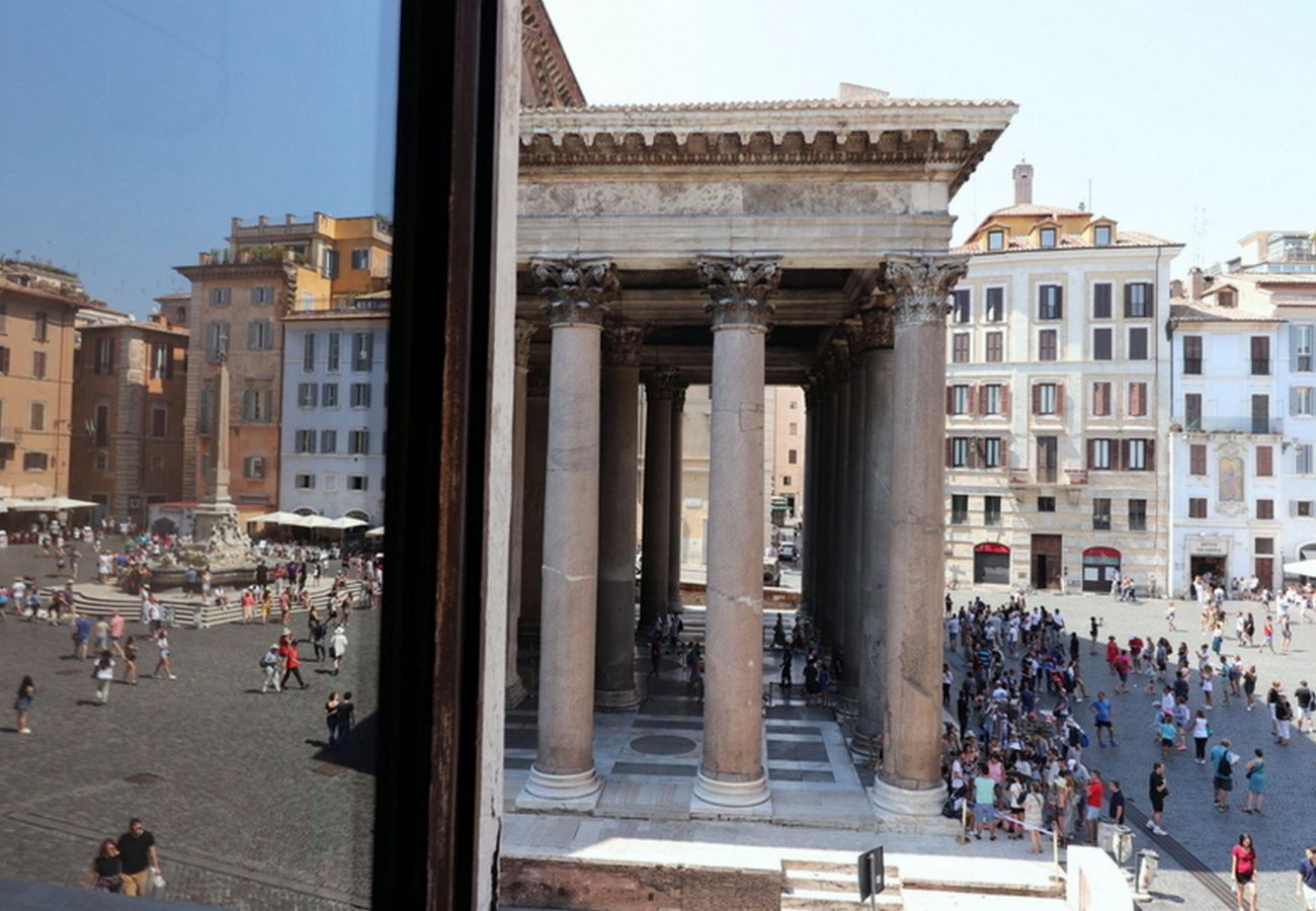 Apartment in Rome - Pantheon Stunning view & Comfort
