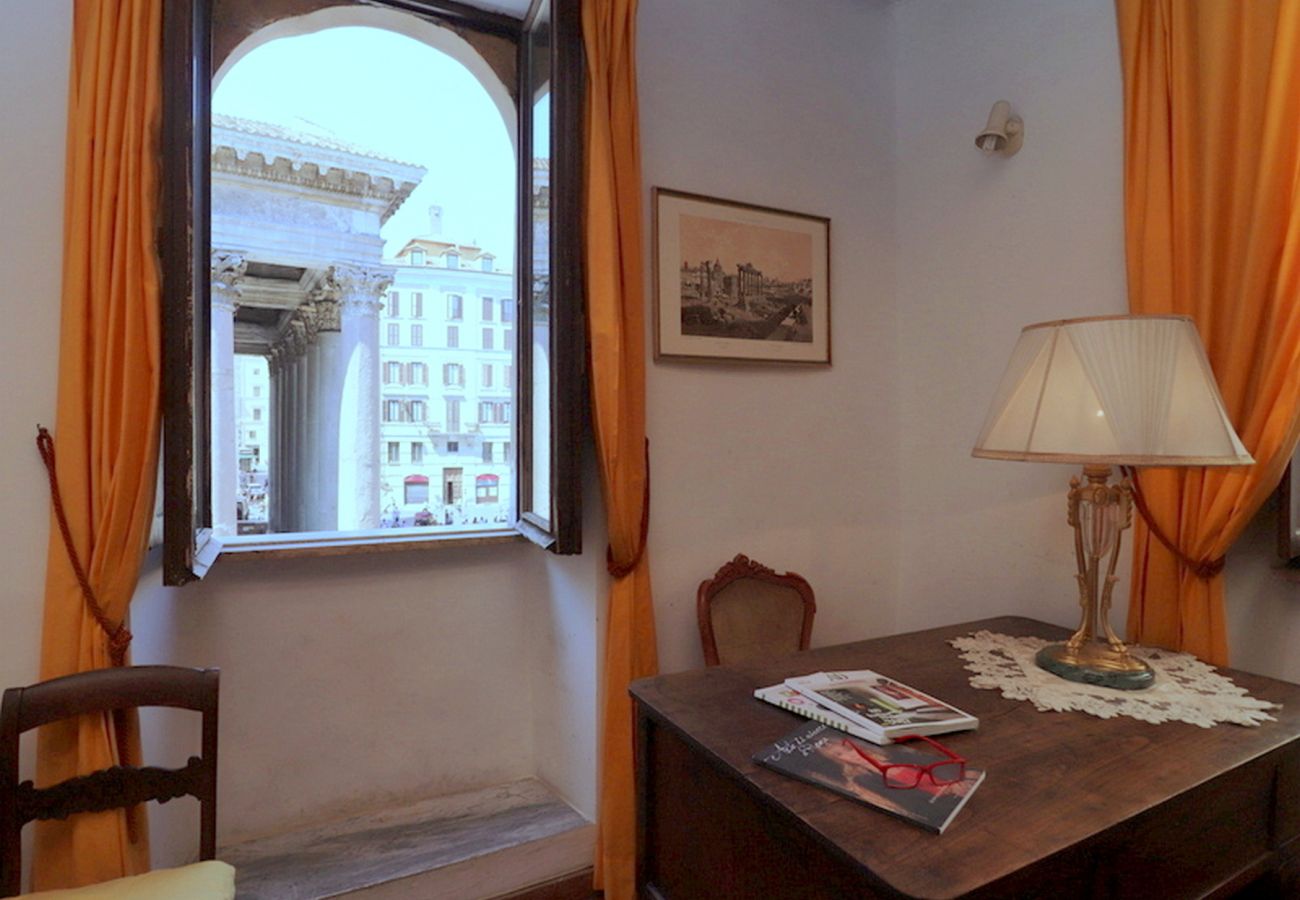 Apartment in Rome - Pantheon Stunning view & Comfort