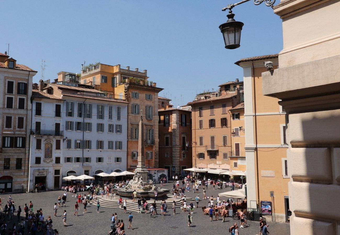 Apartment in Rome - Pantheon Stunning view & Comfort