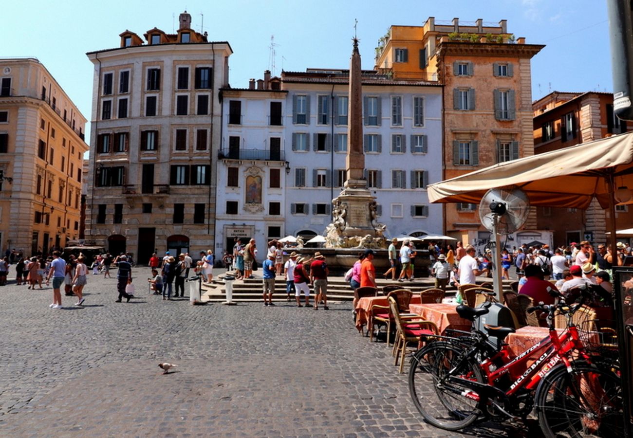 Apartment in Rome - Pantheon Stunning view & Comfort
