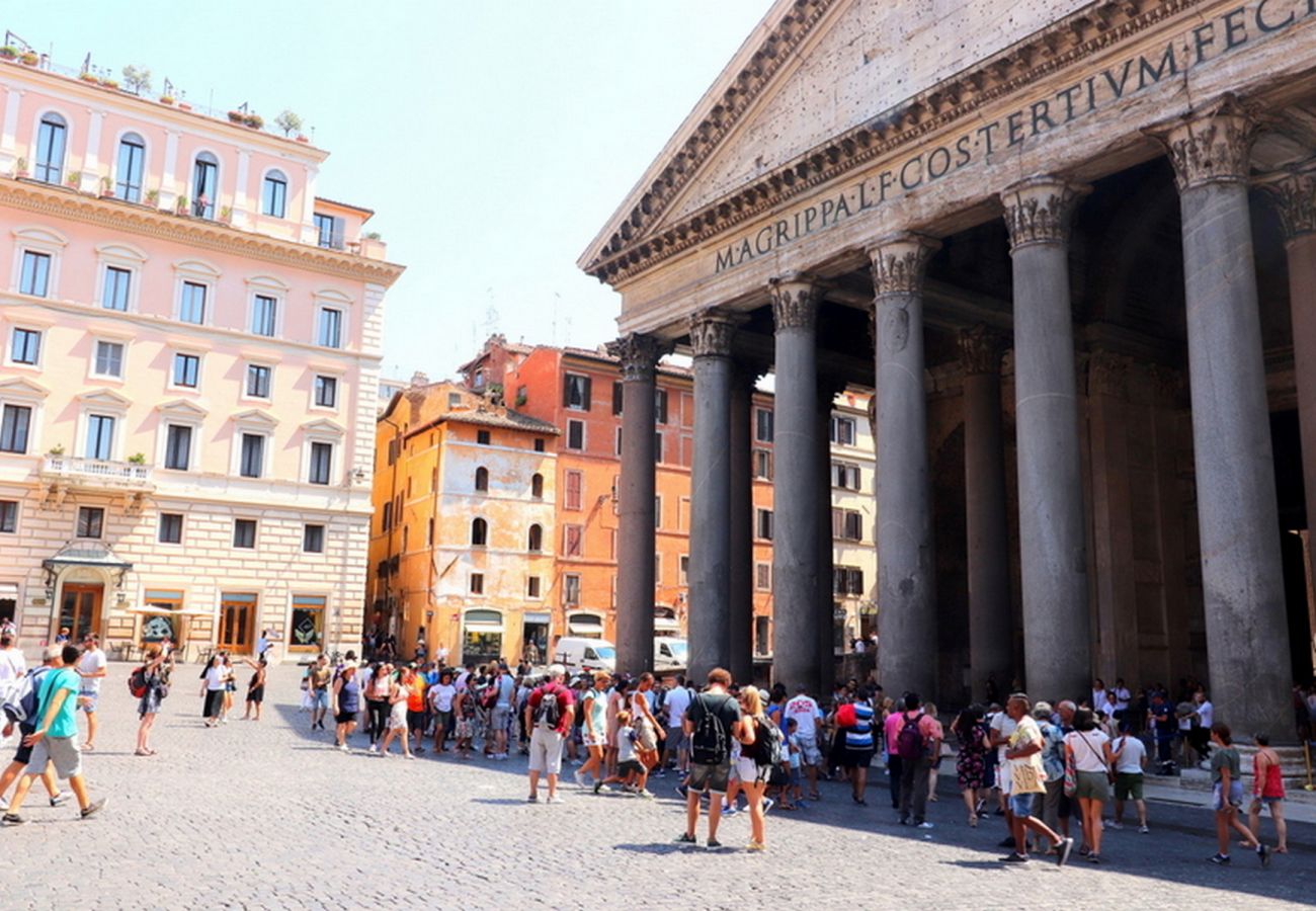 Apartment in Rome - Pantheon Stunning view & Comfort
