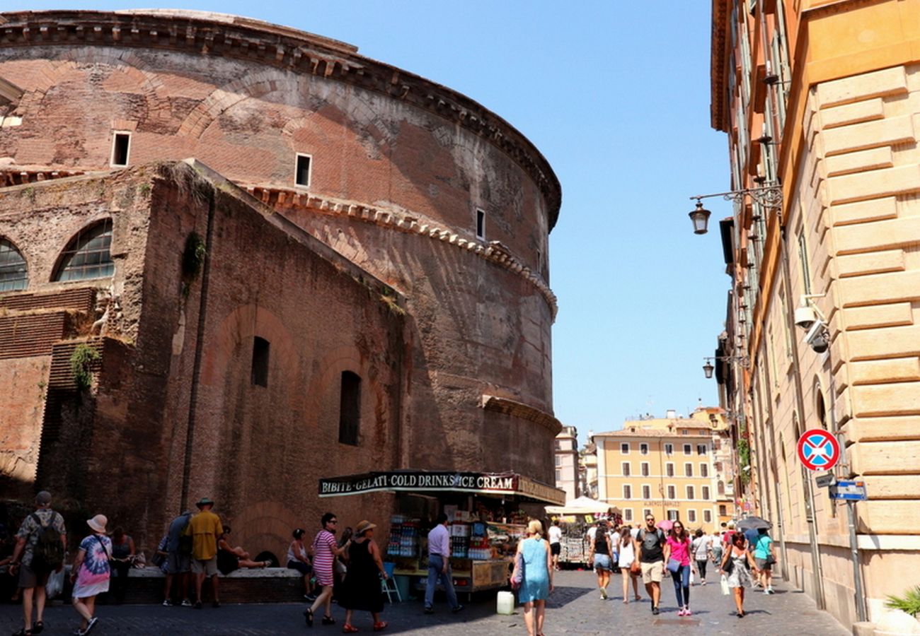 Apartment in Rome - Pantheon Stunning view & Comfort