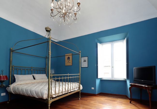 Rent by room in Roma - Trevi palazzo storico B&B La Suite Blu Rent by room in Roma - Trevi palazzo storico B&B La Suite Blu