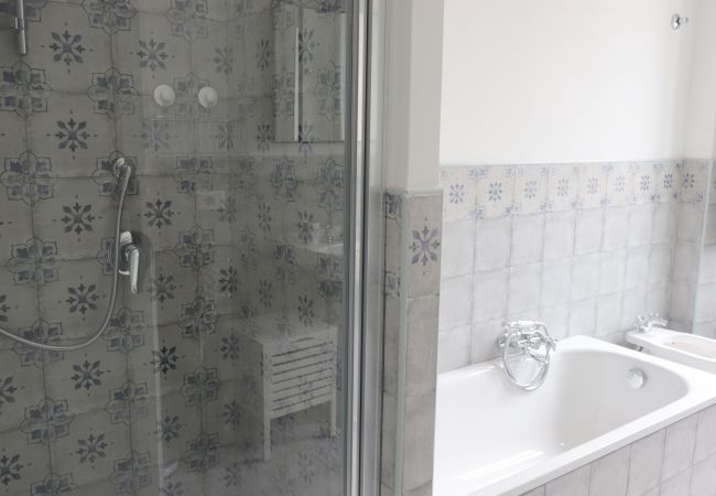 Rent by room in Roma - Trevi palazzo storico B&B La Suite Blu Rent by room in Roma - Trevi palazzo storico B&B La Suite Blu