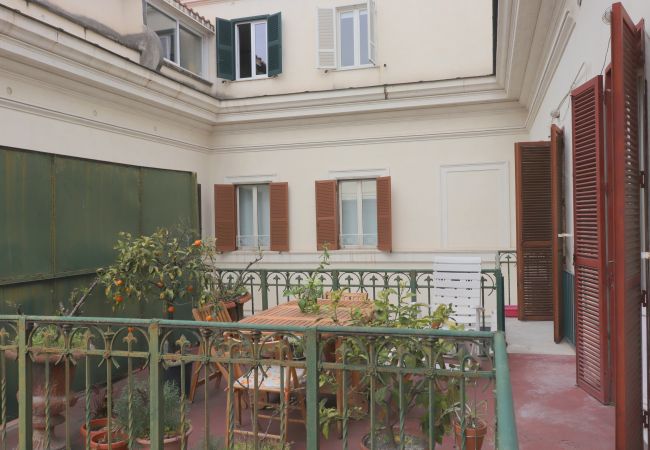 Rent by room in Roma - Trevi palazzo storico B&B La Suite Blu Rent by room in Roma - Trevi palazzo storico B&B La Suite Blu
