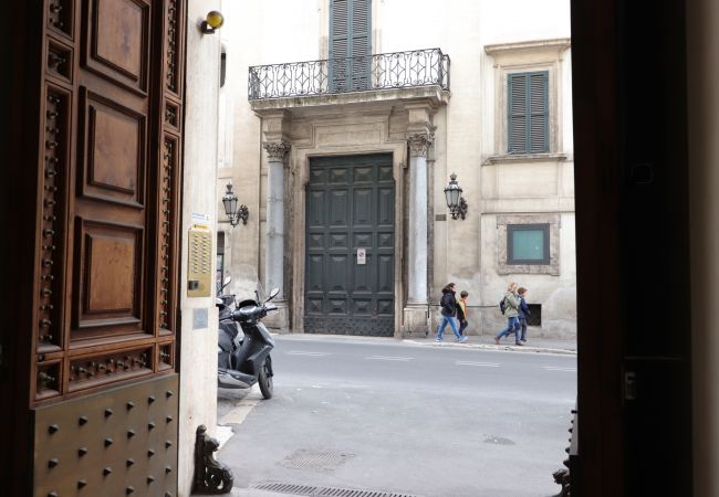 Rent by room in Roma - Trevi palazzo storico B&B La Suite Blu Rent by room in Roma - Trevi palazzo storico B&B La Suite Blu