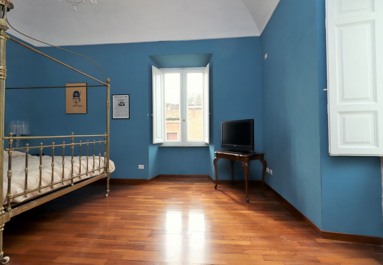 Rent by room in Rome - Trevi palazzo storico B&B La Suite Blu