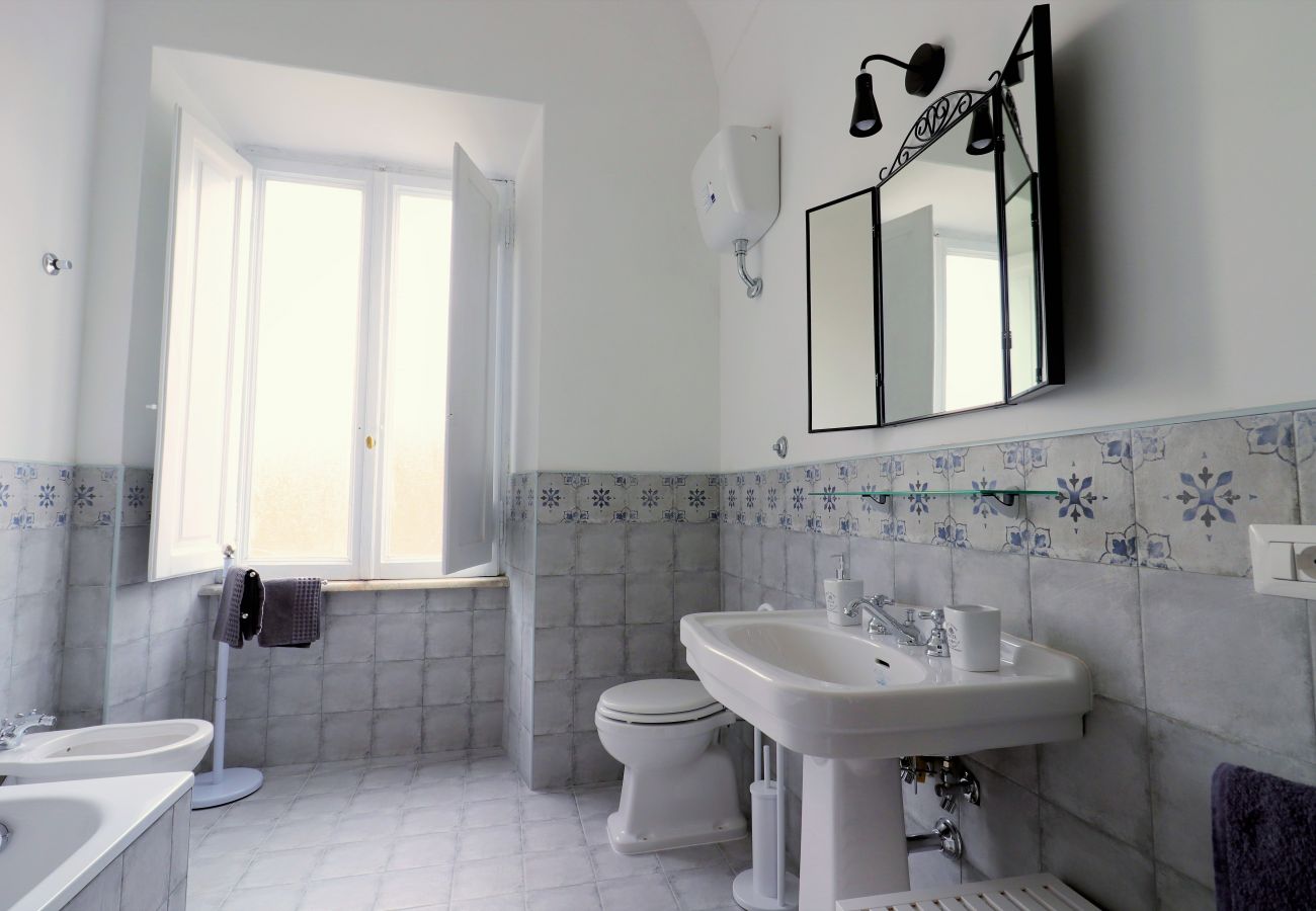 Rent by room in Rome - Trevi palazzo storico B&B La Suite Blu