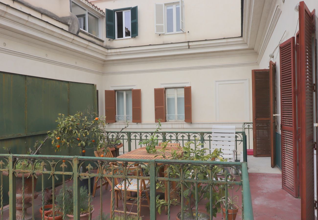 Rent by room in Rome - Trevi palazzo storico B&B La Suite Blu