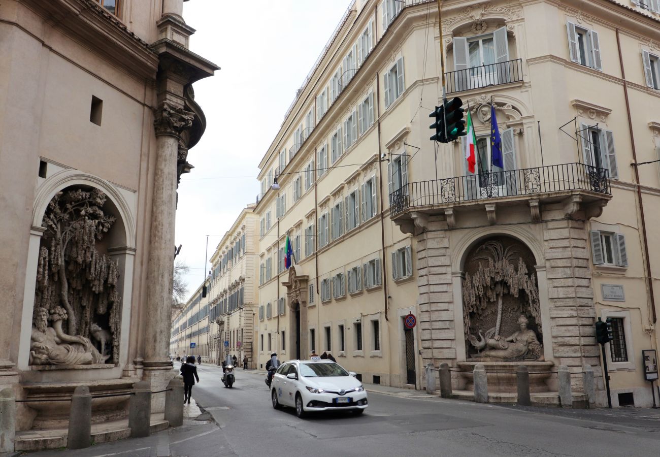 Rent by room in Rome - Trevi palazzo storico suite B&B