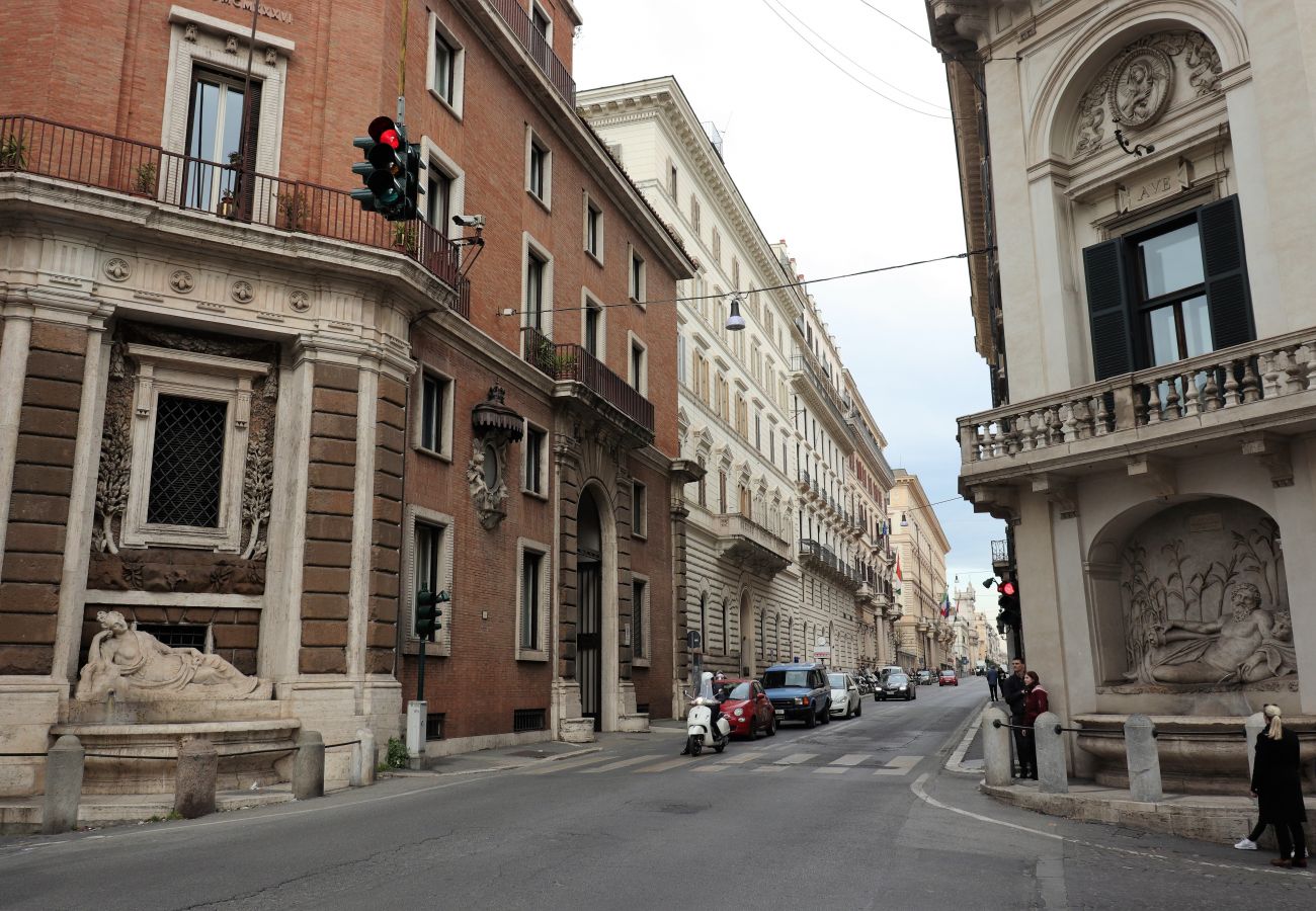 Rent by room in Rome - Trevi palazzo storico suite B&B