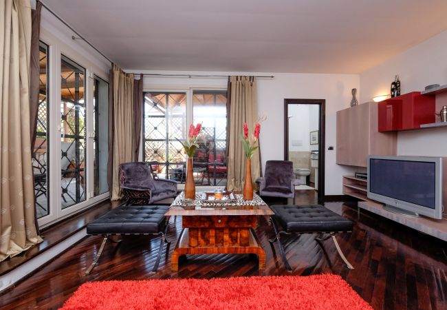 Studio in Roma - Amazing Penthouse with Terrace by Caracalla Studio in Roma - Amazing Penthouse with Terrace by Caracalla