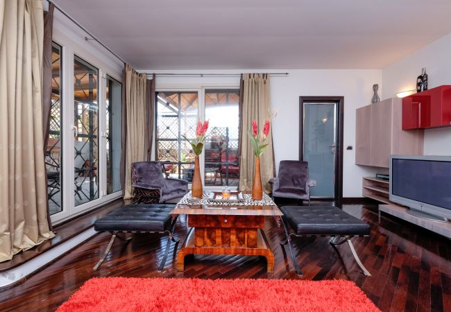 Studio in Roma - Amazing Penthouse with Terrace by Caracalla Studio in Roma - Amazing Penthouse with Terrace by Caracalla