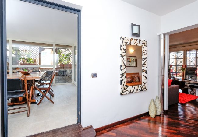 Studio in Roma - Amazing Penthouse with Terrace by Caracalla Studio in Roma - Amazing Penthouse with Terrace by Caracalla