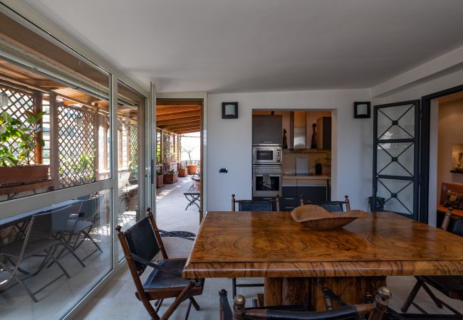 Studio in Roma - Amazing Penthouse with Terrace by Caracalla Studio in Roma - Amazing Penthouse with Terrace by Caracalla