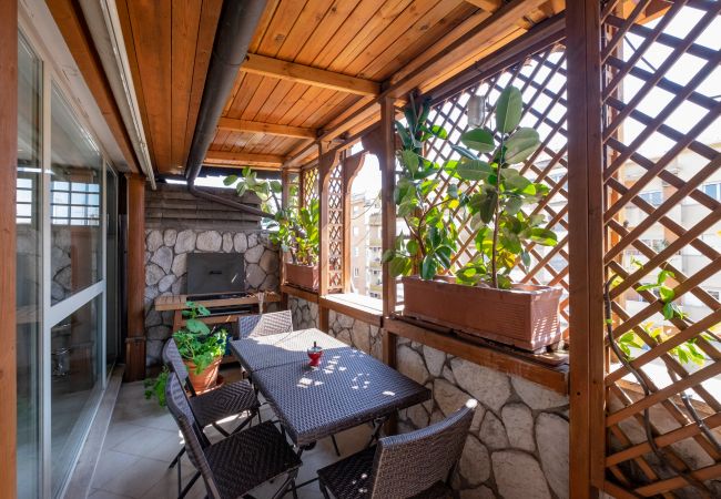 Studio in Roma - Amazing Penthouse with Terrace by Caracalla Studio in Roma - Amazing Penthouse with Terrace by Caracalla