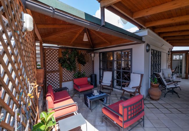 Studio in Roma - Amazing Penthouse with Terrace by Caracalla Studio in Roma - Amazing Penthouse with Terrace by Caracalla
