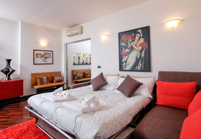 Studio in Roma - Amazing Penthouse with Terrace by Caracalla Studio in Roma - Amazing Penthouse with Terrace by Caracalla