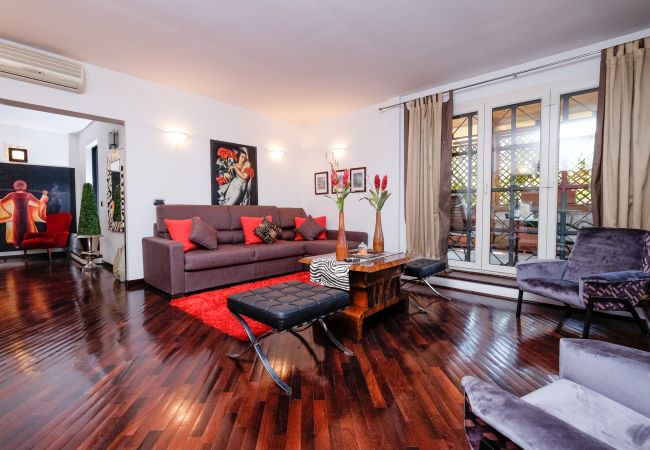 Studio in Roma - Amazing Penthouse with Terrace by Caracalla Studio in Roma - Amazing Penthouse with Terrace by Caracalla