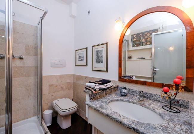 Studio in Roma - Amazing Penthouse with Terrace by Caracalla Studio in Roma - Amazing Penthouse with Terrace by Caracalla