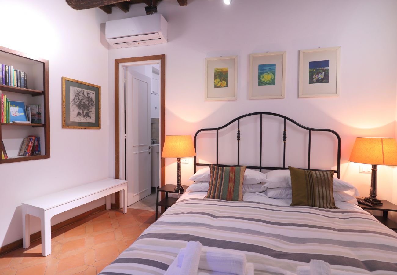 Apartment in Rome - Lovely Navona Apartment