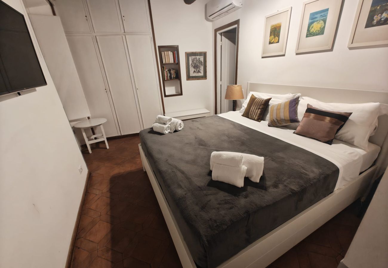Apartment in Rome - Lovely Navona Apartment