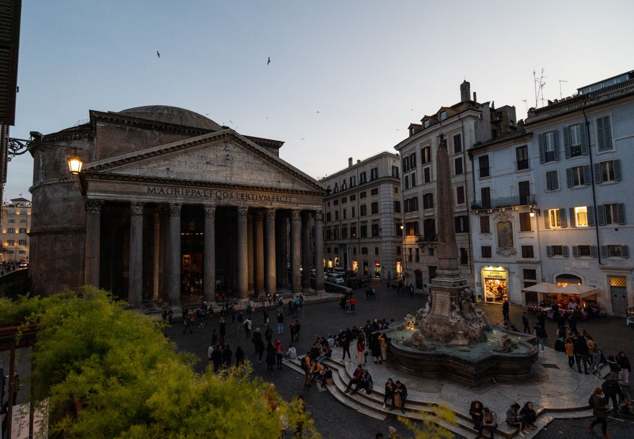 Apartment in Rome - Pantheon Balcony Suite Morgana