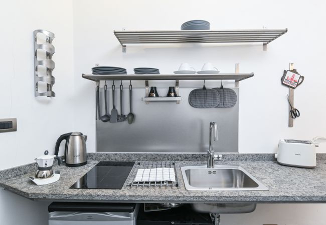 Studio in Roma - The Essential - Trastevere Design Studio Studio in Roma - The Essential - Trastevere Design Studio