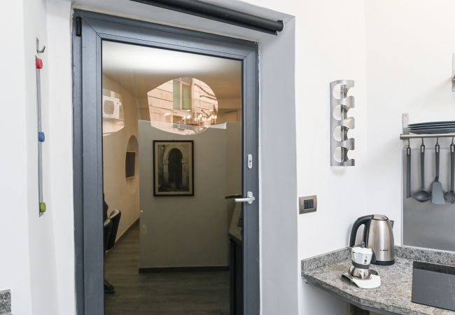 Studio in Roma - The Essential - Trastevere Design Studio Studio in Roma - The Essential - Trastevere Design Studio