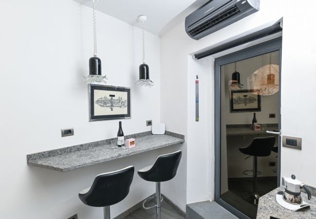 Studio in Roma - The Essential - Trastevere Design Studio Studio in Roma - The Essential - Trastevere Design Studio