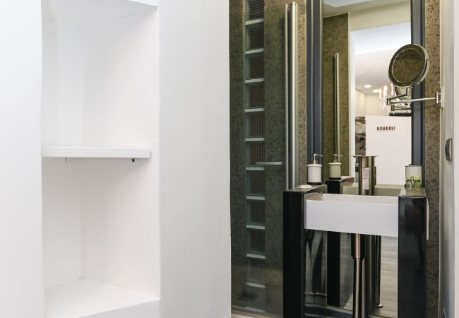 Studio in Roma - The Essential - Trastevere Design Studio Studio in Roma - The Essential - Trastevere Design Studio