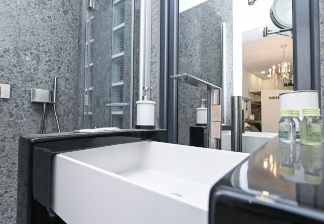 Studio in Roma - The Essential - Trastevere Design Studio Studio in Roma - The Essential - Trastevere Design Studio