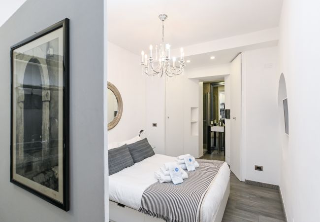 Studio in Roma - The Essential - Trastevere Design Studio Studio in Roma - The Essential - Trastevere Design Studio