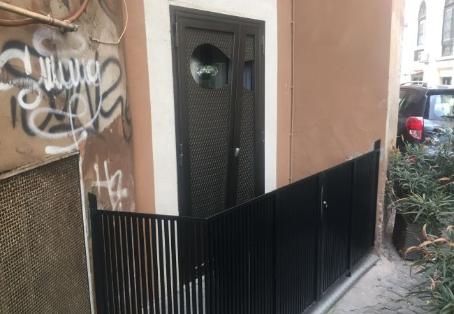 Studio in Roma - The Essential - Trastevere Design Studio Studio in Roma - The Essential - Trastevere Design Studio