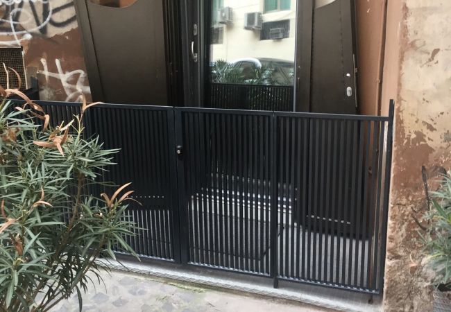 Studio in Roma - The Essential - Trastevere Design Studio Studio in Roma - The Essential - Trastevere Design Studio