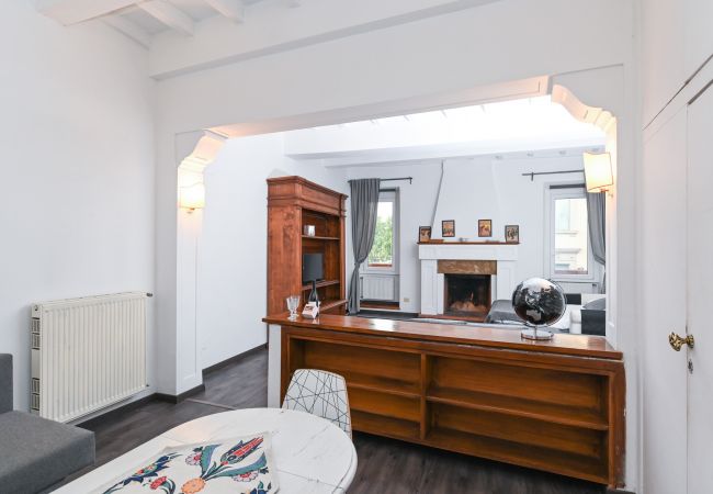 Studio in Roma - Gorgeous Trastevere Loft On The River Studio in Roma - Gorgeous Trastevere Loft On The River