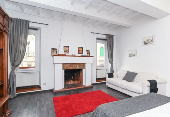 Studio in Roma - Gorgeous Trastevere Loft On The River Studio in Roma - Gorgeous Trastevere Loft On The River